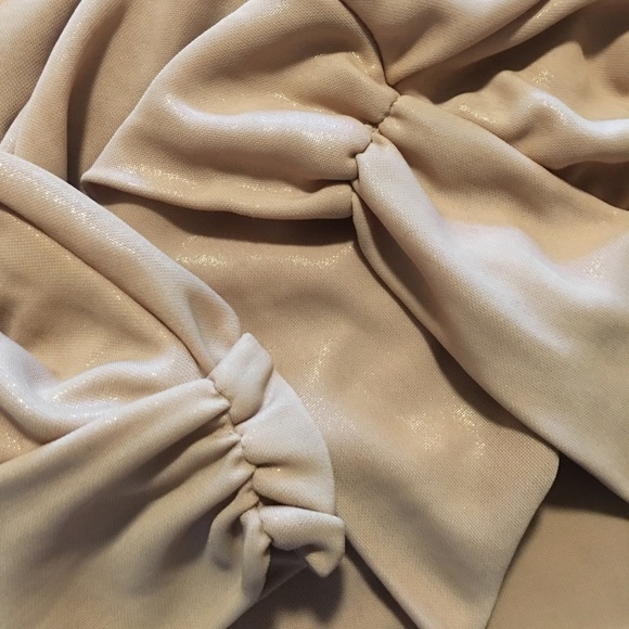 DKNY gold sleeveless turtleneck - Picture 4 of 5